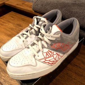 Jordan Nu Retro low white/gray/orange